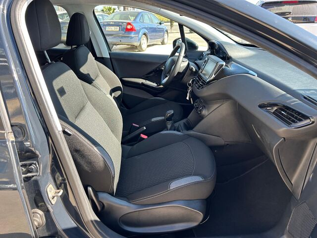 PEUGEOT 208 ALLURE 1.2 E-THP SPANISH LHD IN SPAIN 90000 MILES SUPERB 2015